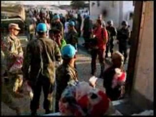 Haiti - In coda per il cibo