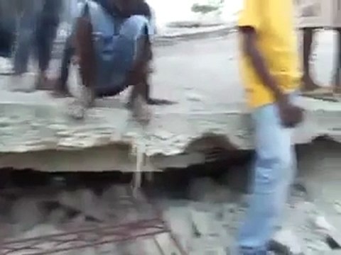 Haiti - Terremoto, per le strade della città