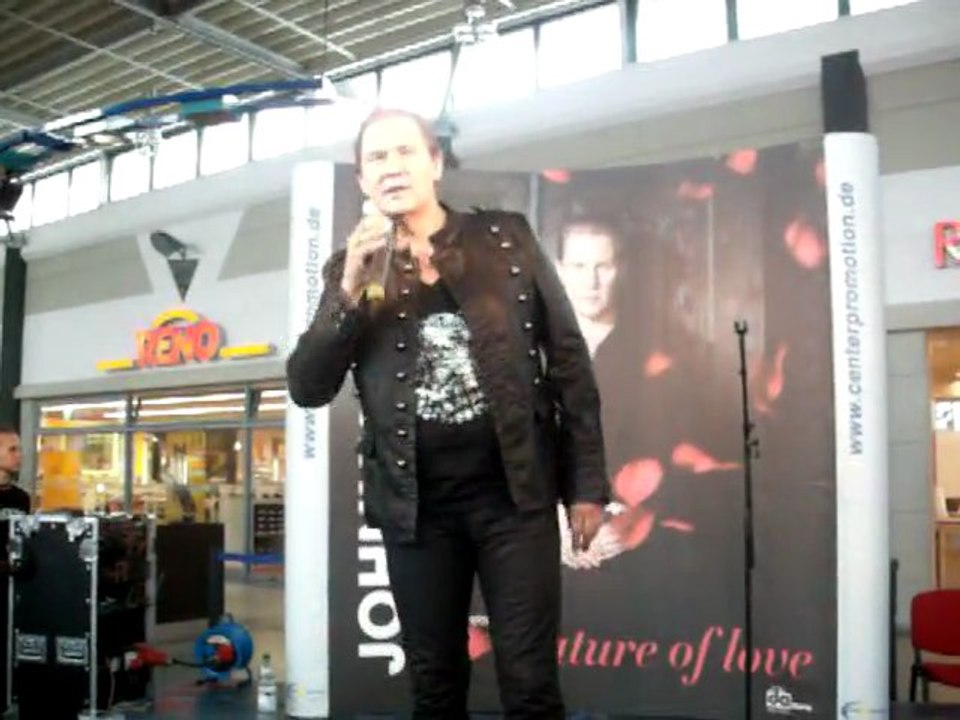 Johnny Logan - Hold me Now