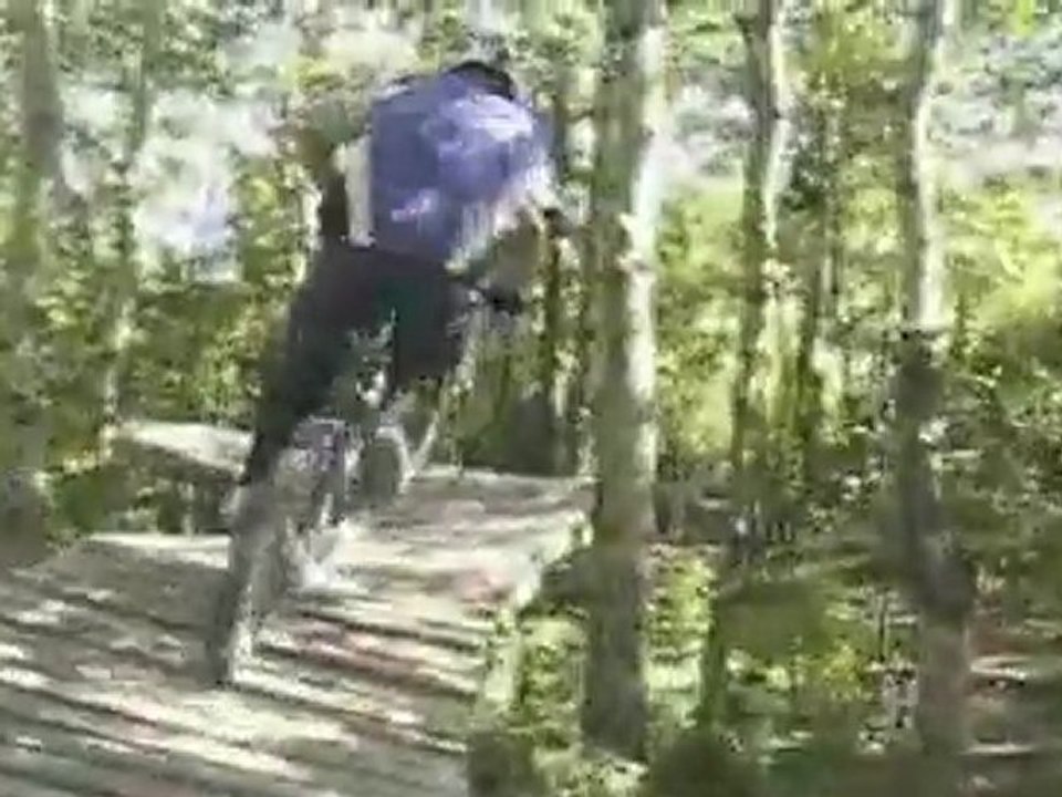 Horse shoes and hand grenade Teaser