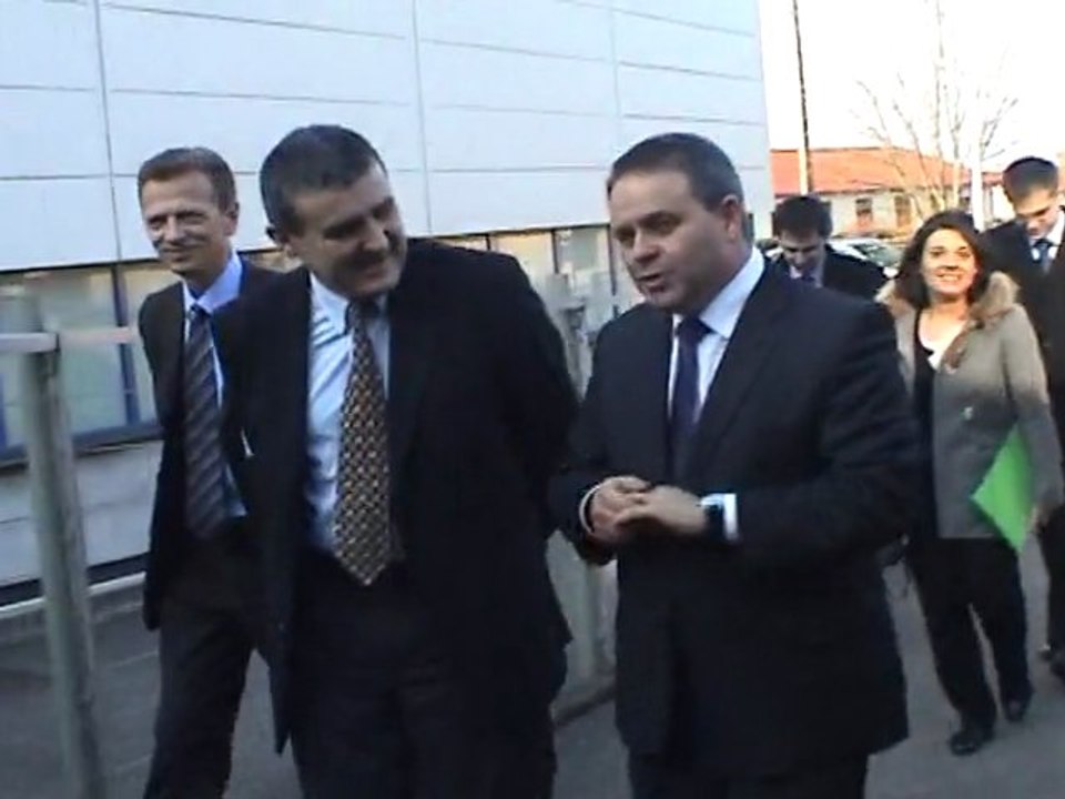 Le Ministre Xavier Bertrand visite l'AFPMA de Péronnas
