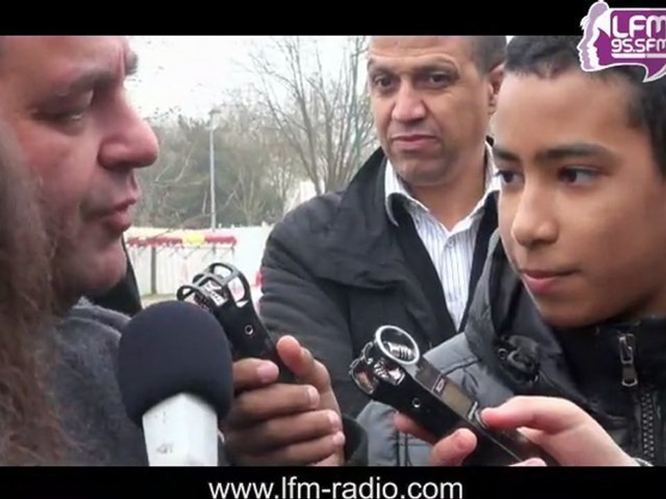 Mantes: Xavier Bertrand au micro des enfants de LFM