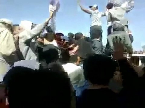 Libia: opositores copan dependencias estatales en Benghazi