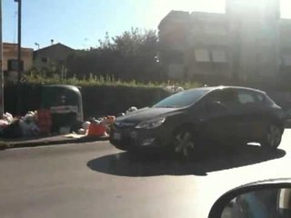 Aversa - L'emergenza rifiuti continua anche dopo il cambio di gestione