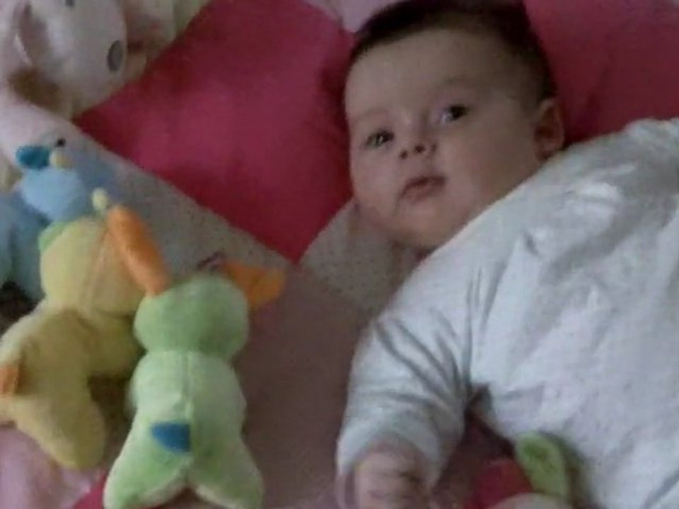 premiers pas sur le tapis d'éveil