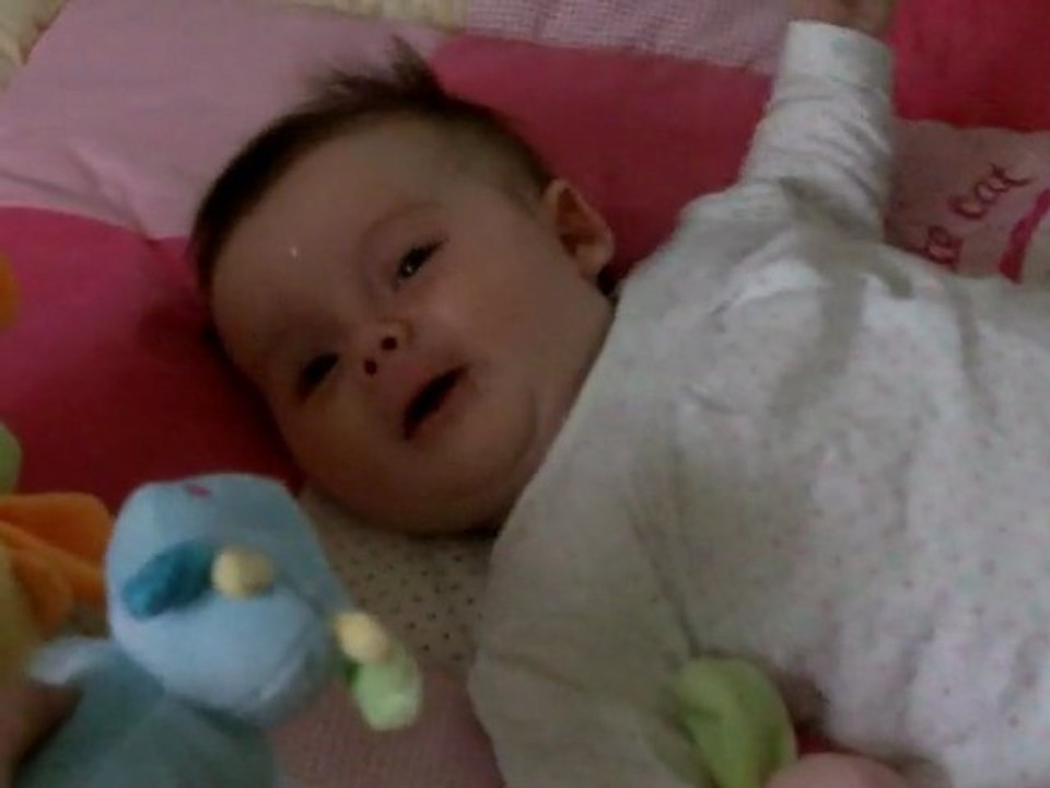 premiers pas sur le tapis d'éveil 2