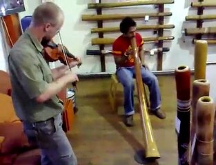 Violin, Didgeridoo & Tapping Sticks Music Jam