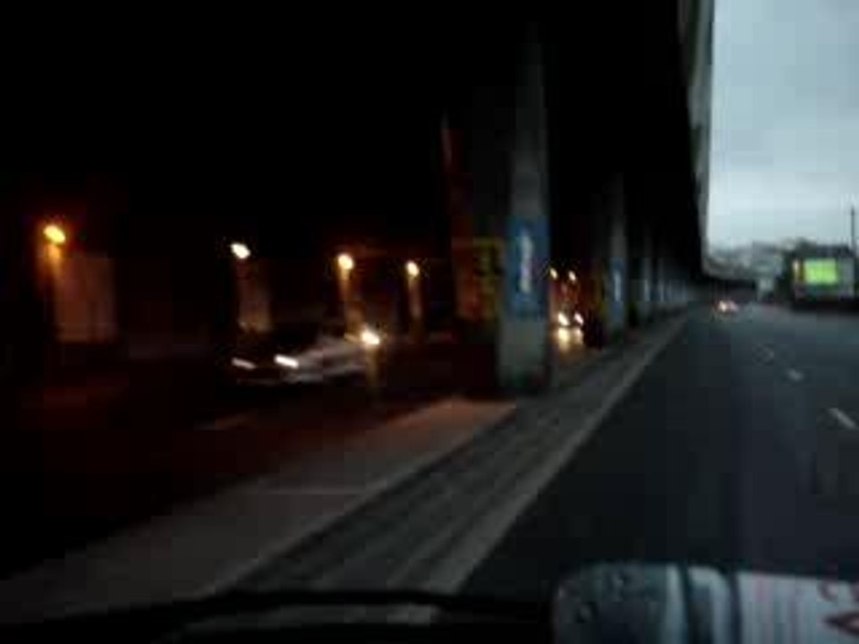 Collage au pont de Courbevoie (92)