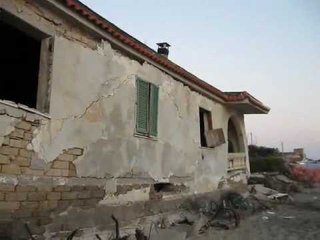 Castel Volturno (CE) -  Afa a Bagnara e rischio crollo