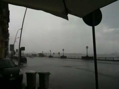 Napoli - Maltempo in via Partenope