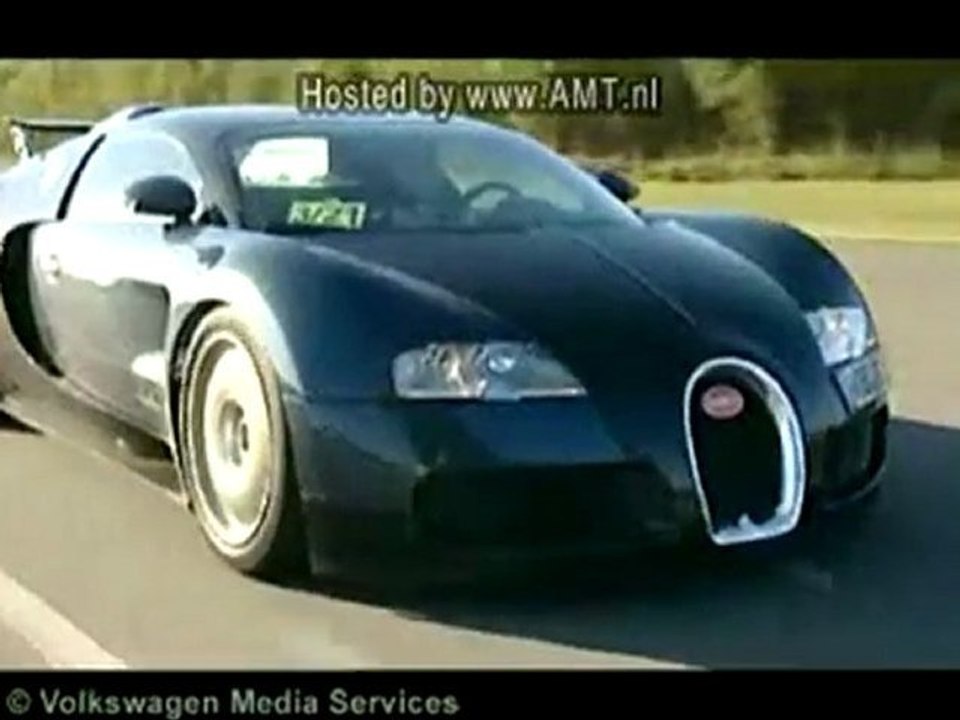 Bugatti Veyron in action