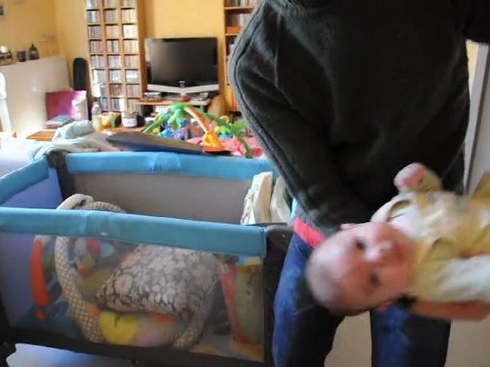 2011-02-amael_4eme mois (2)
