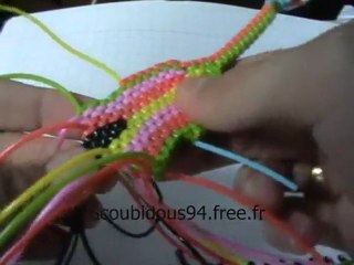 guitare en scoubidou