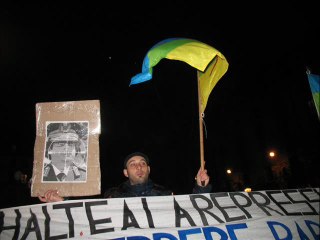 Rassemblement de solidarité avec les Libyens à Paris
