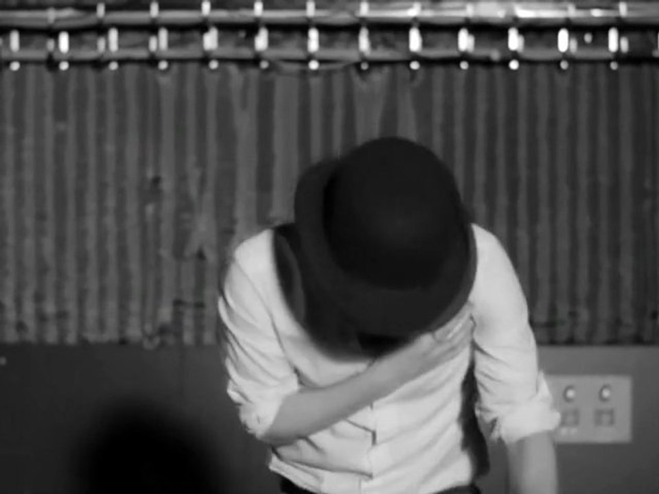 Little Thom From Another Place, Thom Yorke dances Twin Peaks