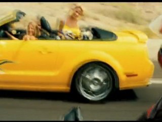 PIRANHA 3D - Scène coupée 'Pom pom girls' (VOST)