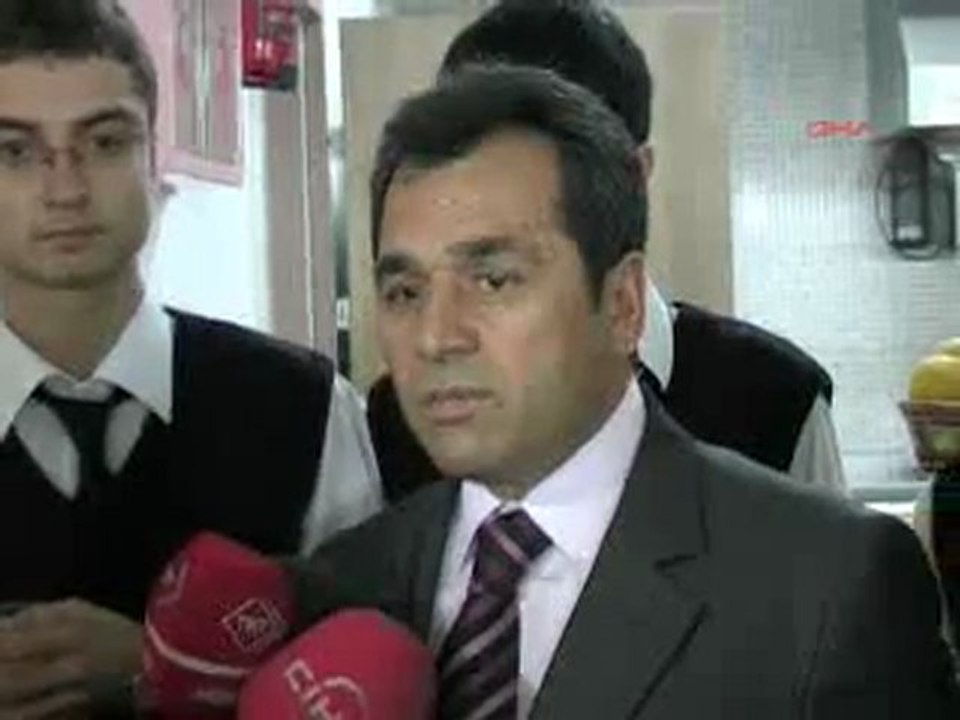 Taze sıkılmış meyve suyu okul kantinine girdi