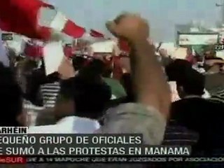 Militares se suman a protestas en Bahrain