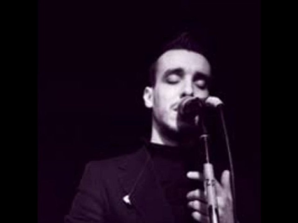 O Kirpik Hala Bende Sevgilim