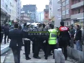 Rize'de vatandaşla polis birbirine girdi