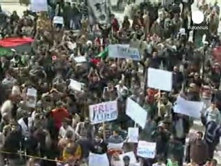 More Libyan officials abandon Gaddafi