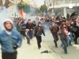 Affrontements entre jeunes et policiers à Athènes