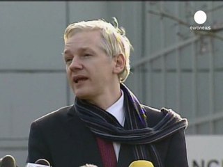 Assange criticises 'rubber-stamp' extradition