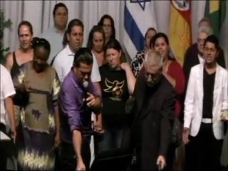 Pastor dá tiro no diabo