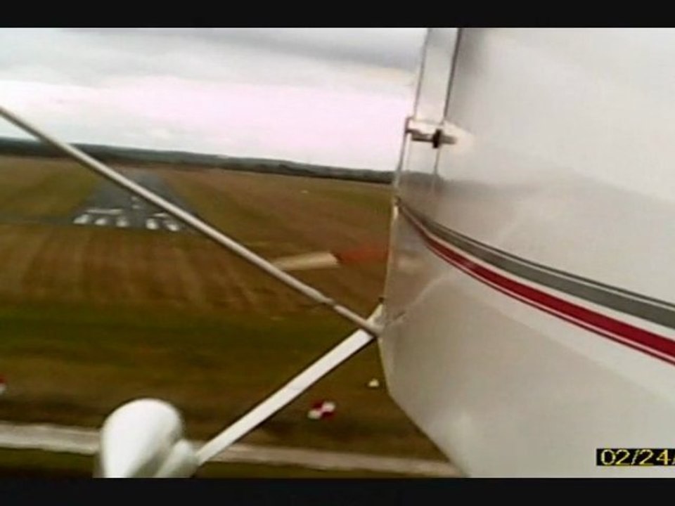 W8 landing LFOX