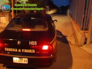 Napoli - Contraffazione, falsi iPhone dalla Cina