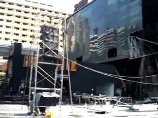 Thailandia - Il Central World di Bangkok devastato dalle fiamme 2