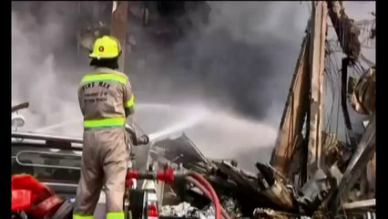 Thailandia - Il Central World di Bangkok devastato dalle fiamme 1