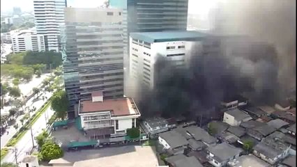 Thailandia - Gli incendi delle Camicie Rosse a Bangkok 5