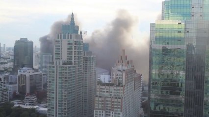 Thailandia - Gli incendi delle Camicie Rosse a Bangkok 3