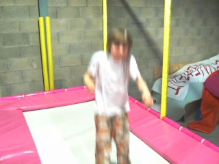 Salto sur trampoline