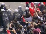 Grecia - Scontri alle manifestazioni per il 1 maggio a Atene e Salonicco