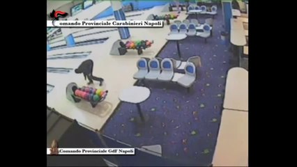 Napoli - Le immagini di due raid di camorra, Pozzuoli e Giugliano