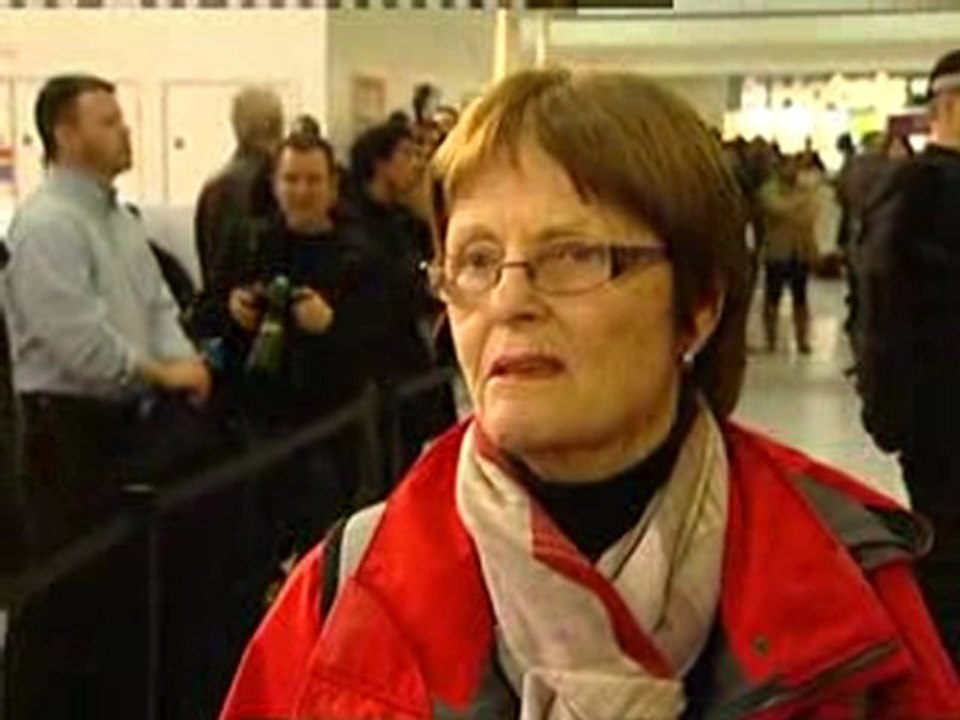 PM pledges to help stranded Libya Britons