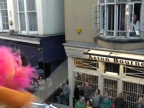 Dance Yrself Clean - Muppets rock out in Brighton!