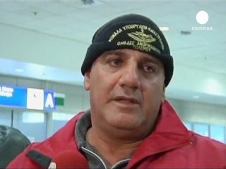 Cada país evacúa a sus ciudadanos de Libia, a falta de...