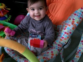 Les légos à 6 mois