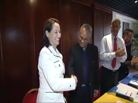 S.Royal et V.Lurel signent deux conventions de partenariats