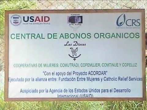 EMBAJADOR VISITA PLANTA DE PRODUCCIÓN DE FERTILIZANTES
