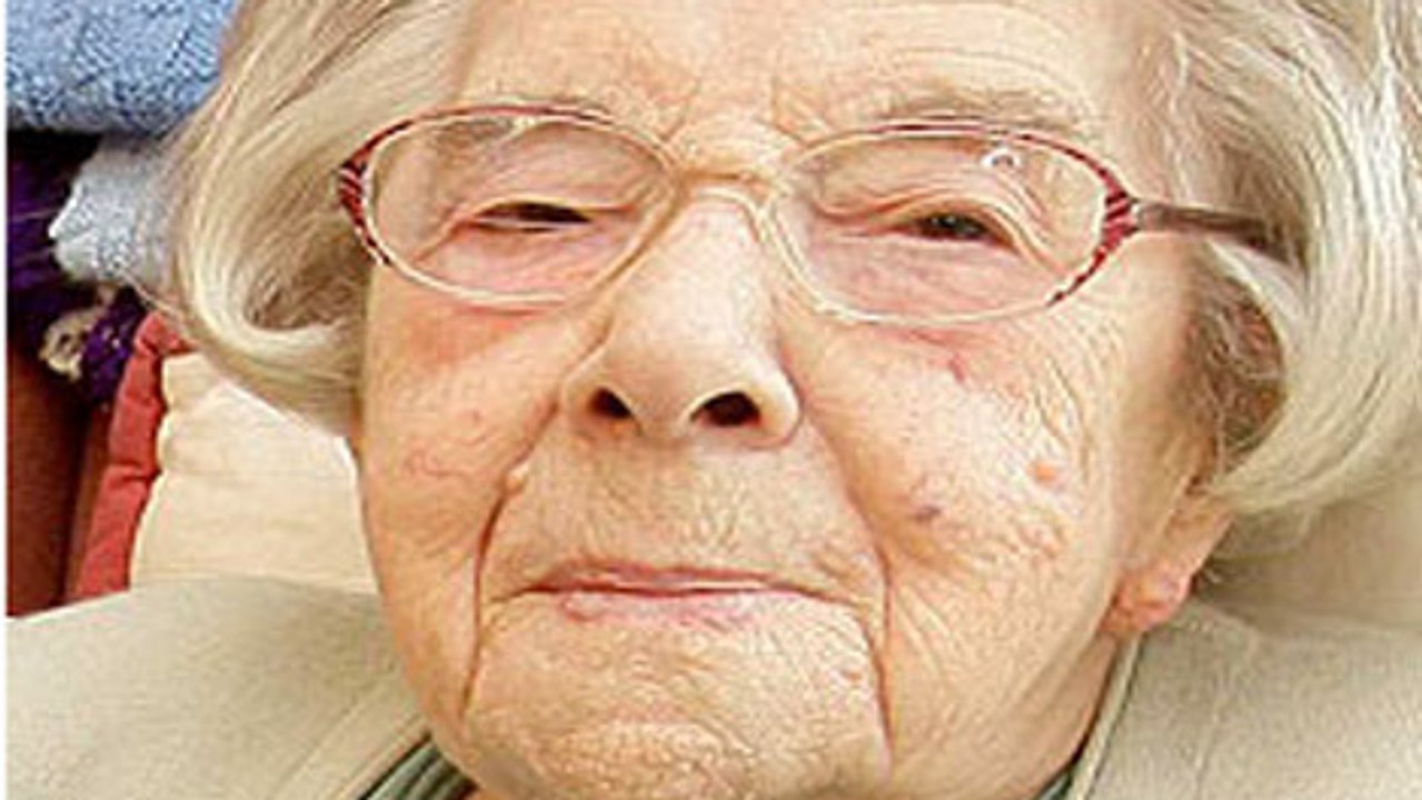 103 ans toujours pucelle