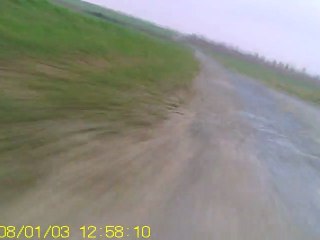 ER6-N sur une route à vaches - bras oscillant