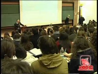 Napoli - Il Generala Adinolfi racconta l'arma agli studenti di economia