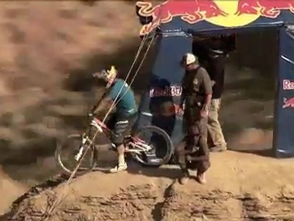 Beber et Josué font une promenade en VTT