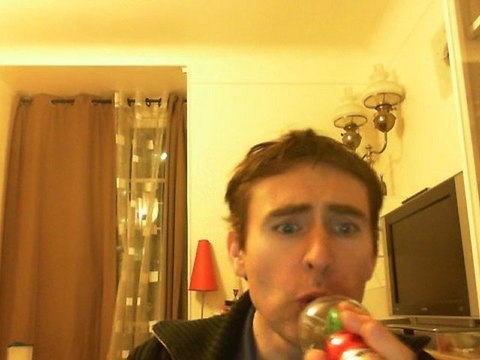 Wiwi égratigne à ma fille