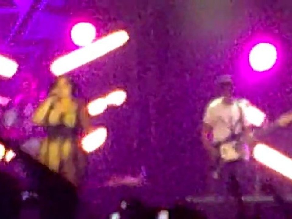 Pop Goes The World - Gossip