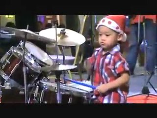 Jeune batteur prodige